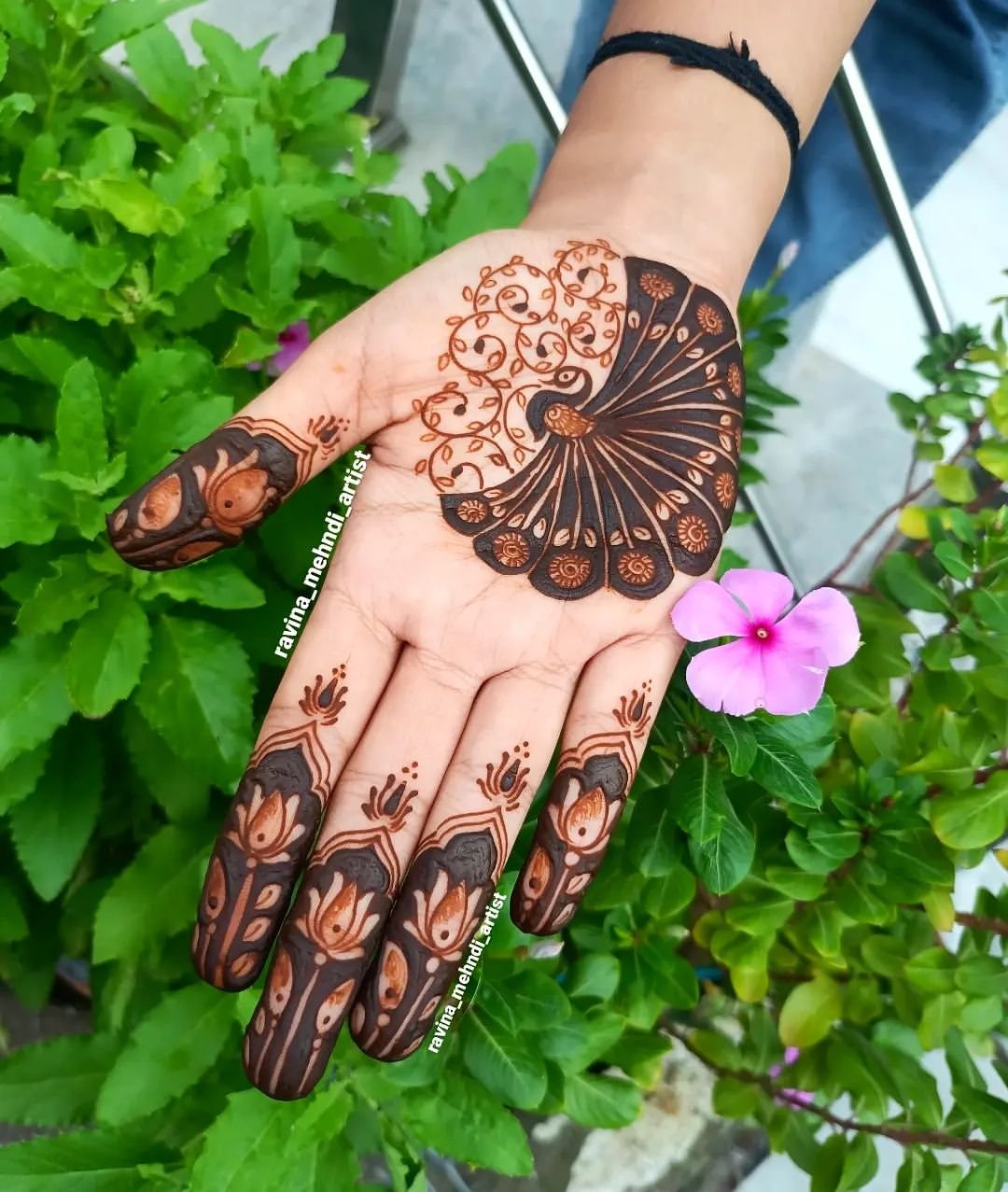 peacock mehndi design