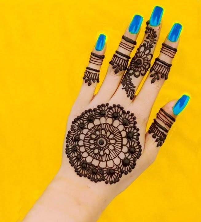 gol tikki mehndi design